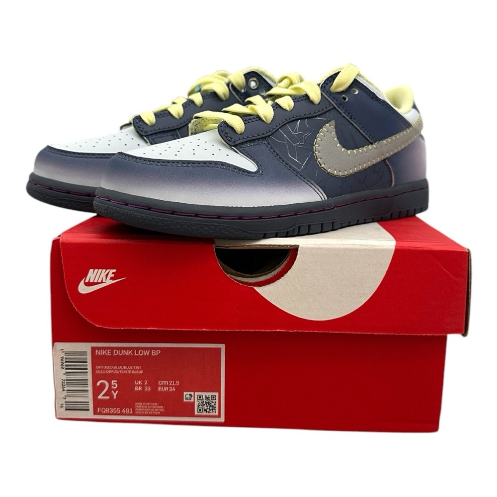 Nike Dunk Low GS Halloween - I am
Fearless! For boy size 2.5 Y
